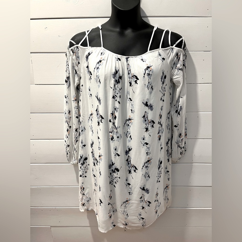 Off-Shoulder Floral Blouse – Gentle Fawn – Size M - Picture 2 of 8